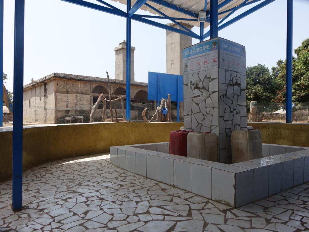 Pozzo profondo di Kenwal in Senegal by Balouo Salo - Raoul Vecchio