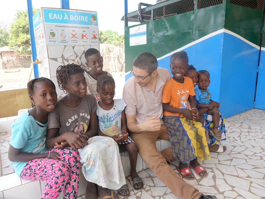 Pozzo profondo di Kenwal in Senegal by Balouo Salo - Raoul Vecchio